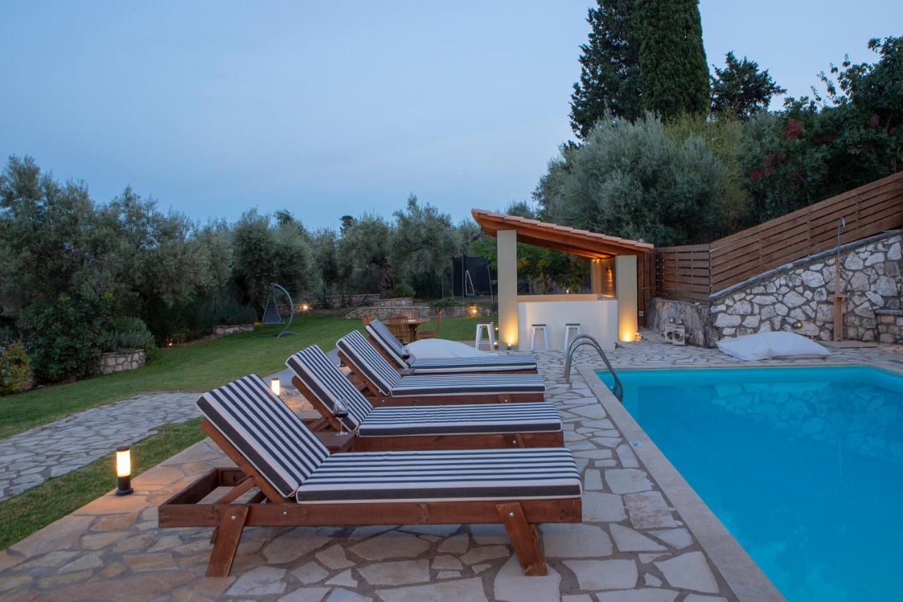 Villa Artemis Nikiana Luaran gambar